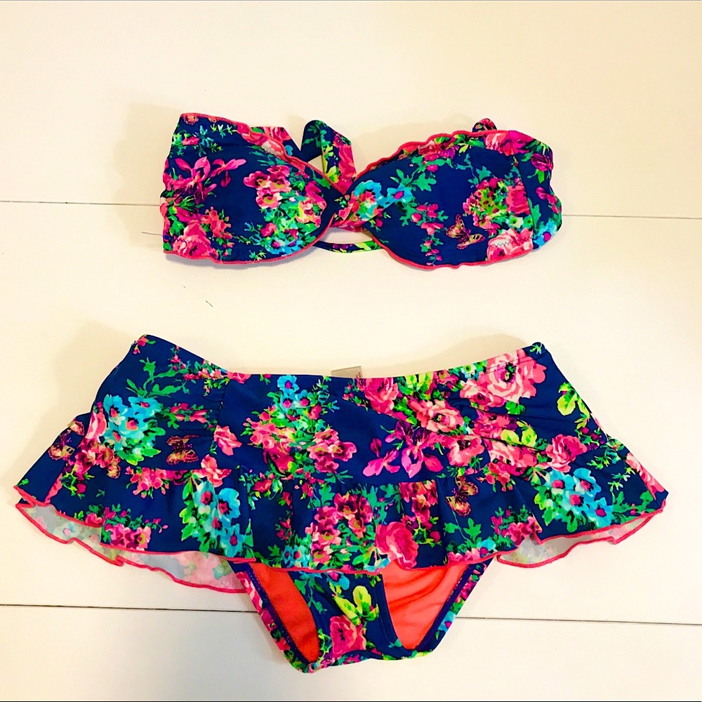 MUST BUNDLE W/3 ITEMS 2 pieces swimming suit